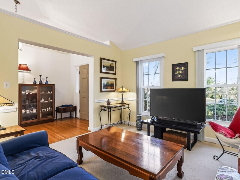 5 Flagstaff Ct, Durham, NC 27713