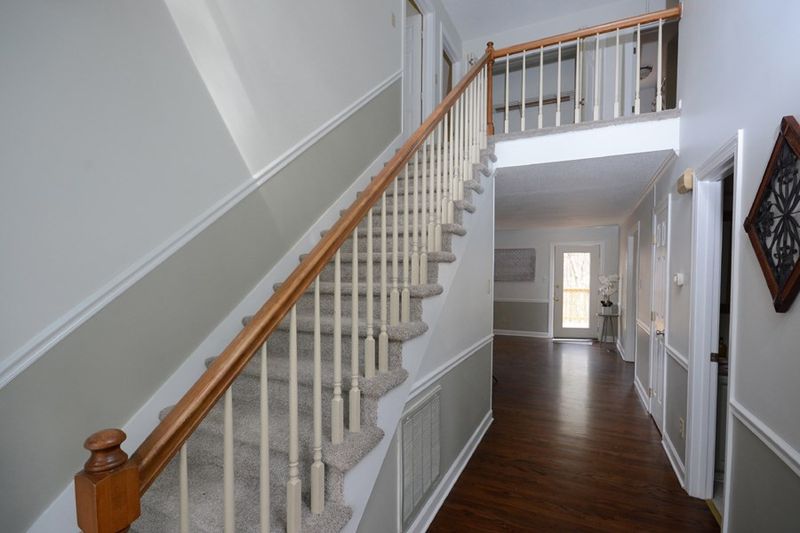 5 Hampshire Ct, Durham, NC 27713