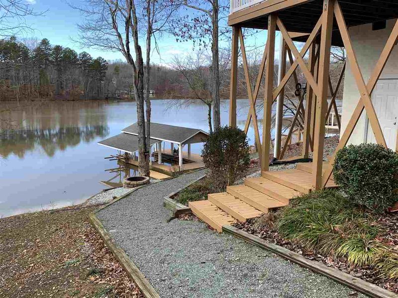 5 Hidden Hills Rd, Roxboro, NC 27574