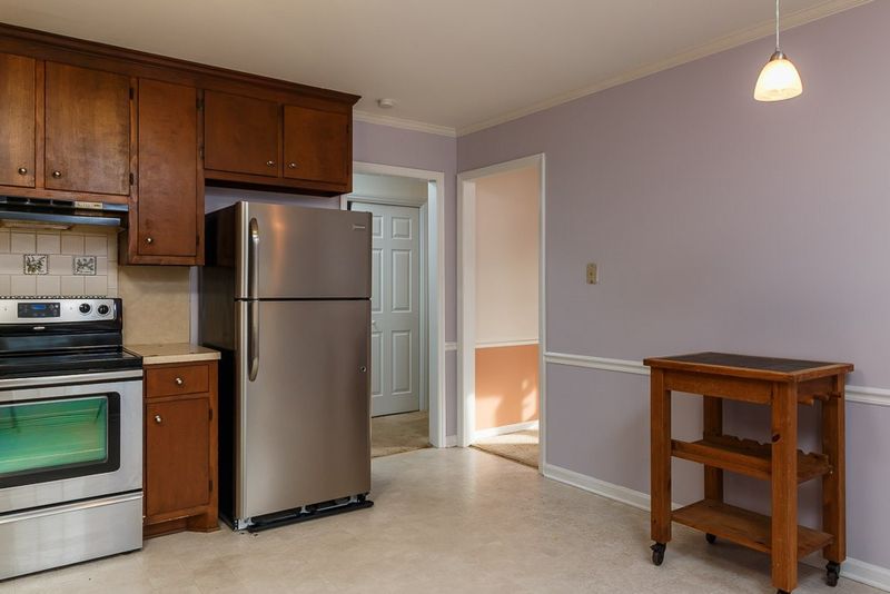 5 Little Spring Ln, Durham, NC 27707