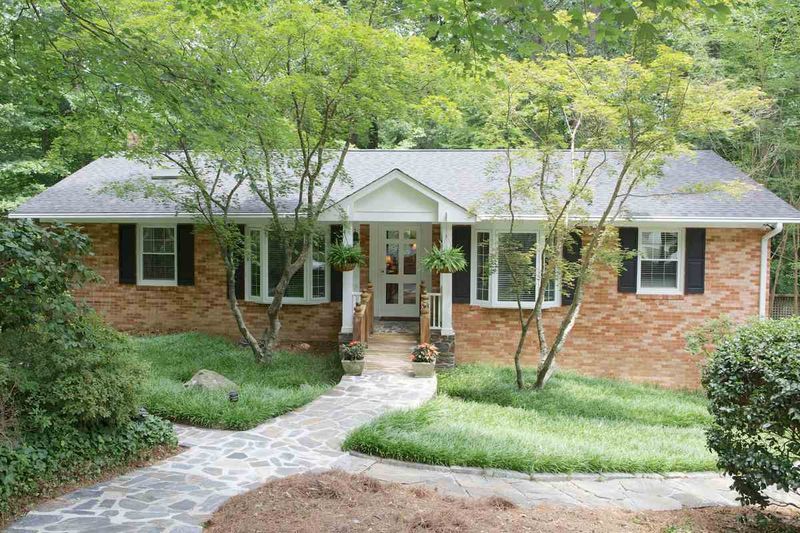5 Lucerne Ln, Durham, NC 27707