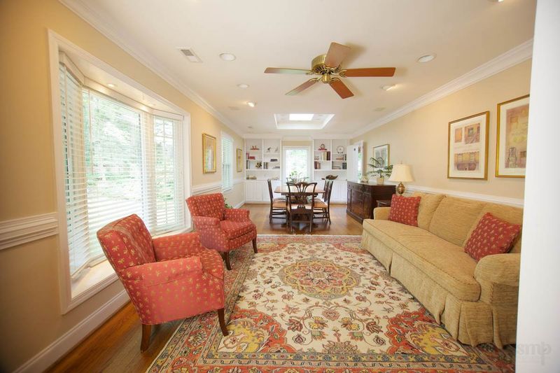 5 Lucerne Ln, Durham, NC 27707