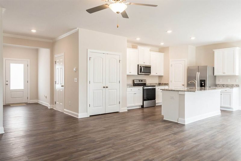 5 Otter Ct, Youngsville, NC 27596