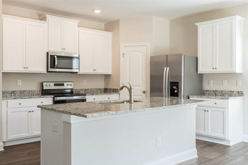 5 Otter Ct, Youngsville, NC 27596