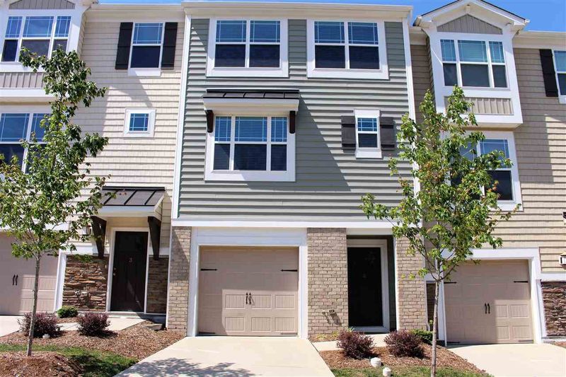 5 Prairie View Ct, Durham, NC 27703