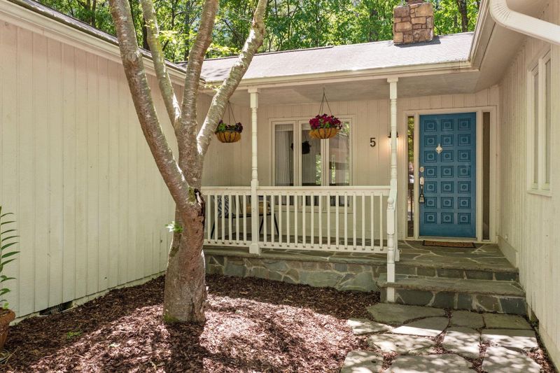 5 St James Ct, Durham, NC 27713