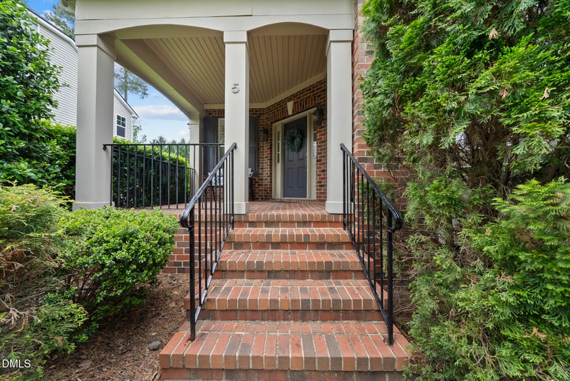 5 Stonehouse Ct, Durham, NC 27713