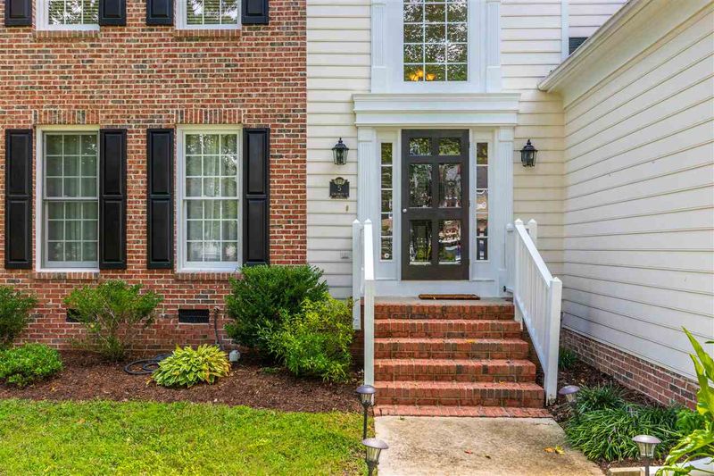 5 Streamley Ct, Durham, NC 27705