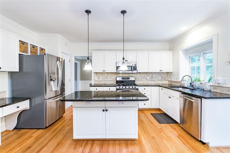5 Streamley Ct, Durham, NC 27705