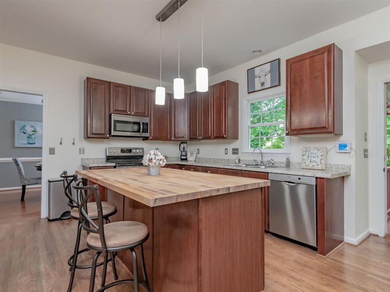 5 Summertime Ct, Durham, NC 27707