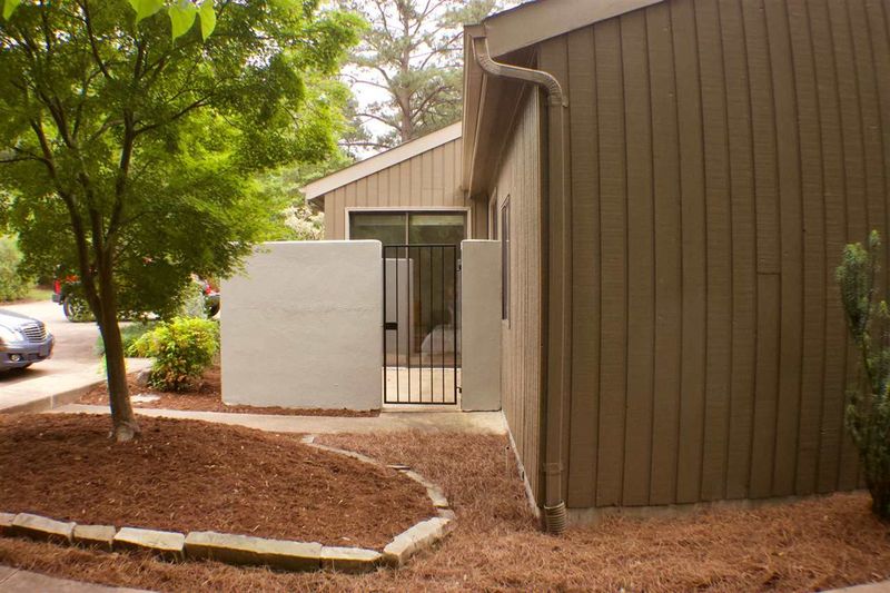 5 Wellesley Pl, Chapel Hill, NC 27517