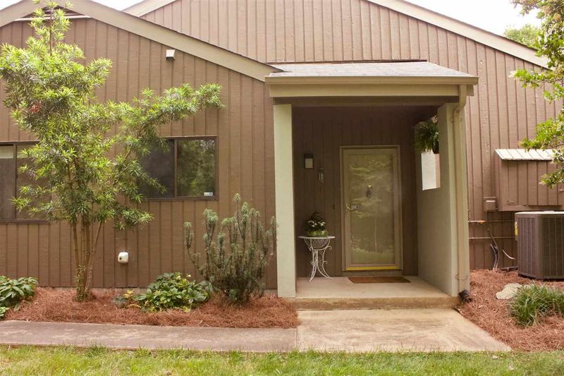5 Wellesley Pl, Chapel Hill, NC 27517