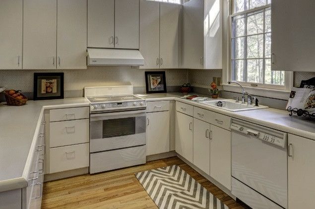 5 Whisper Ln, Chapel Hill, NC 27514