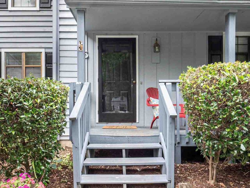 5 Willow Bridge Dr, Durham, NC 27707