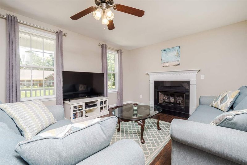 50 Broken Lance Dr, Youngsville, NC 27596