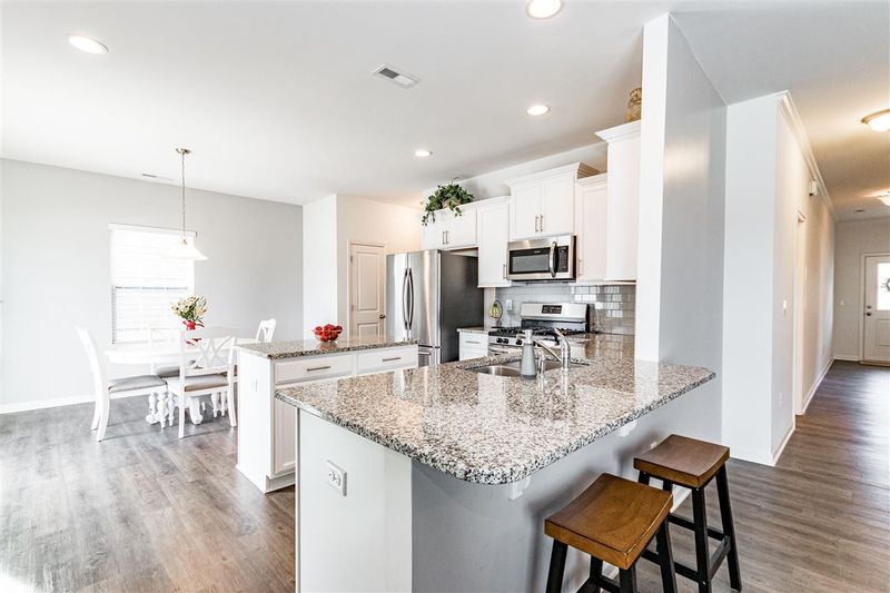 50 N Great White Way, Clayton, NC 27527