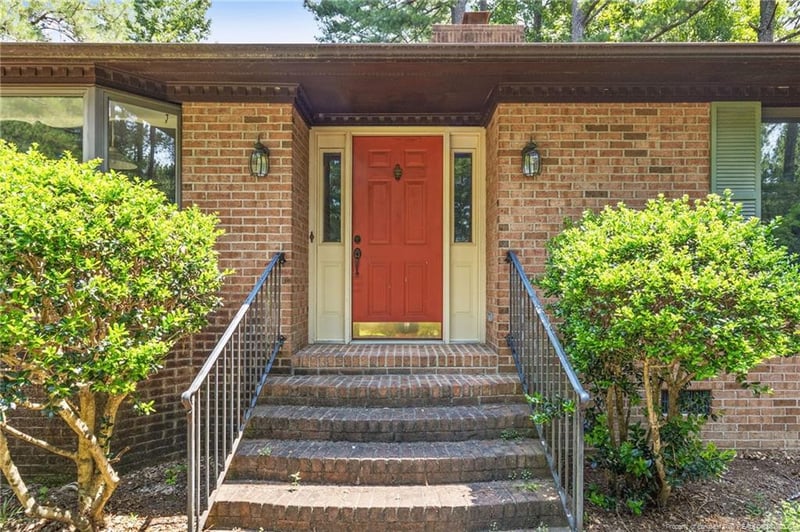 50 Indian Trl, Sanford, NC 27332