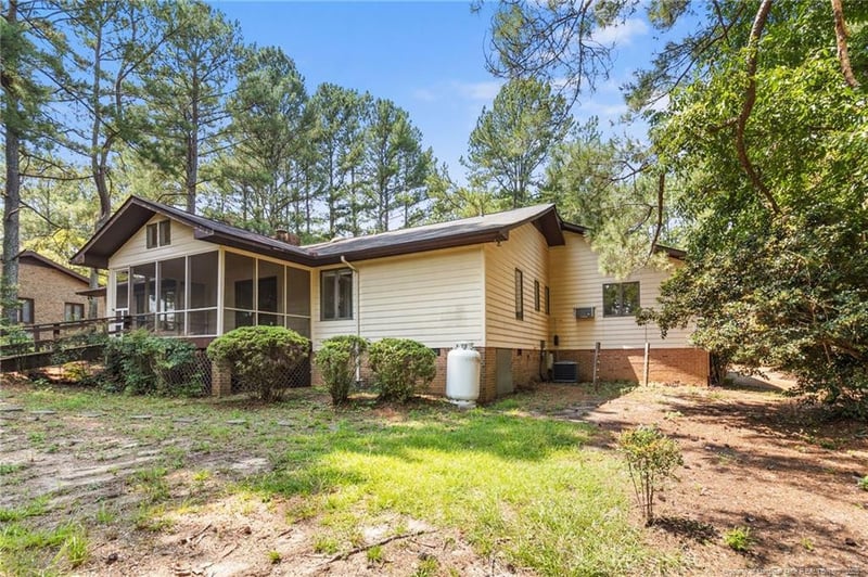 50 Indian Trl, Sanford, NC 27332