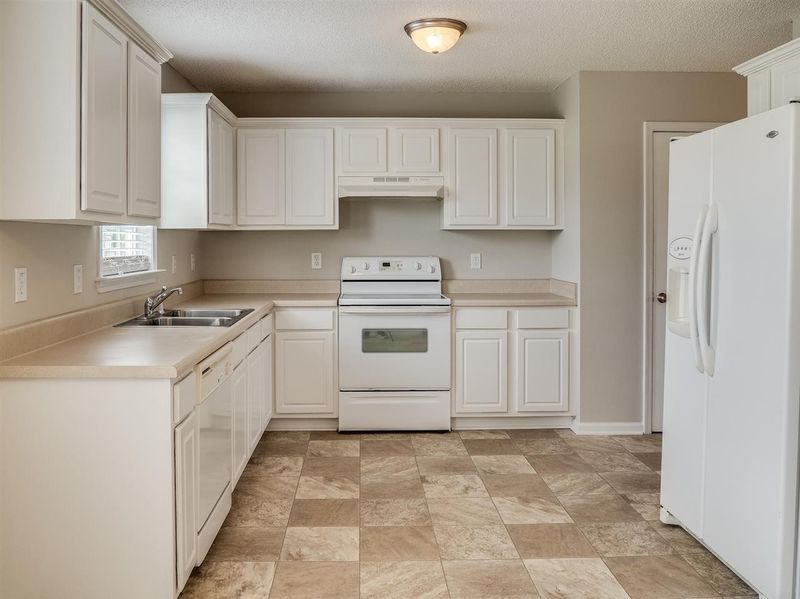 50 Shapiro Ct, Clayton, NC 27520