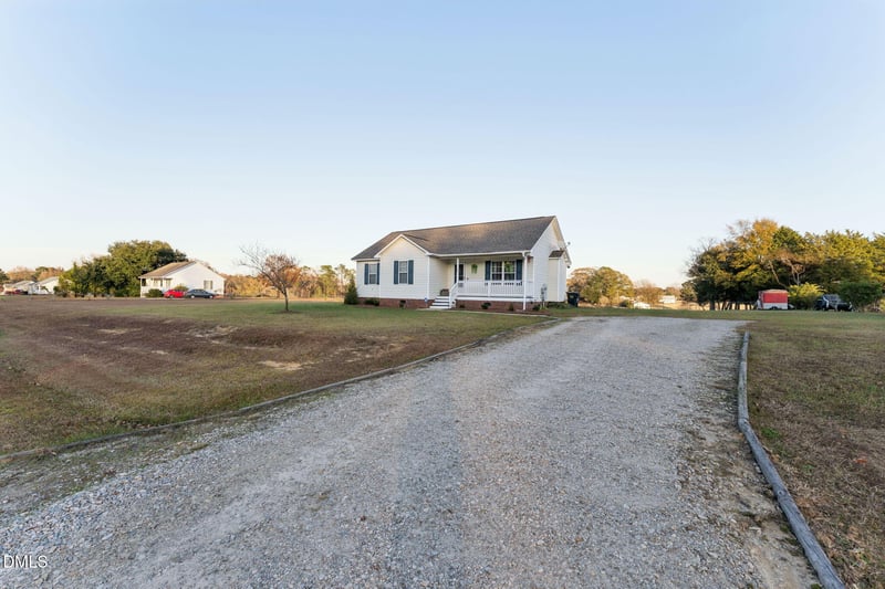 50 Trail Ridge Dr, Benson, NC 27504