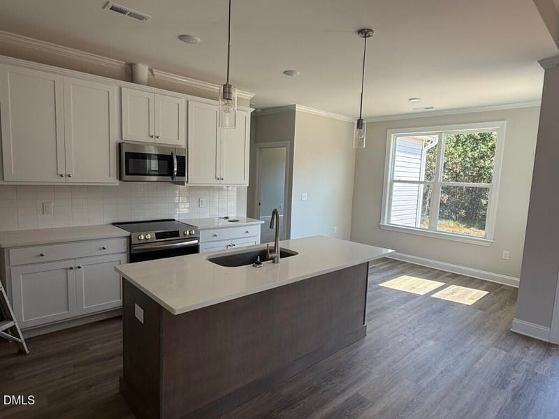 50 Uptown Ct, Zebulon, NC 27597