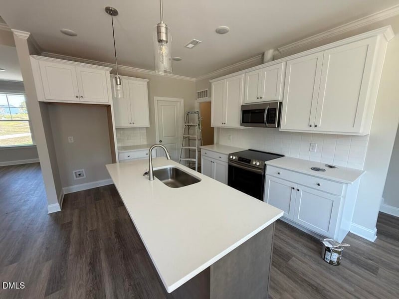 50 Uptown Ct, Zebulon, NC 27597