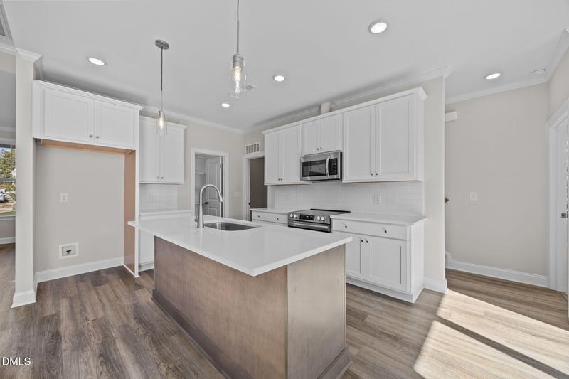 50 Uptown Ct, Zebulon, NC 27597