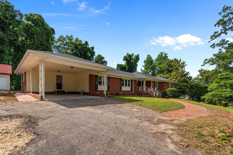 500 14th St, Lillington, NC 27546