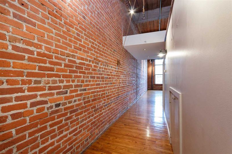 500 N Duke St #56-204, Durham, NC 27701