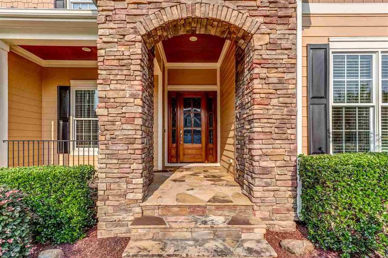 500 Foxdale Ridge Dr, Cary, NC 27519