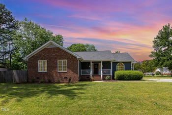 500 Hunters Ridge Dr, Fuquay Varina, NC 27526