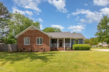 500 Hunters Ridge Dr, Fuquay Varina, NC 27526