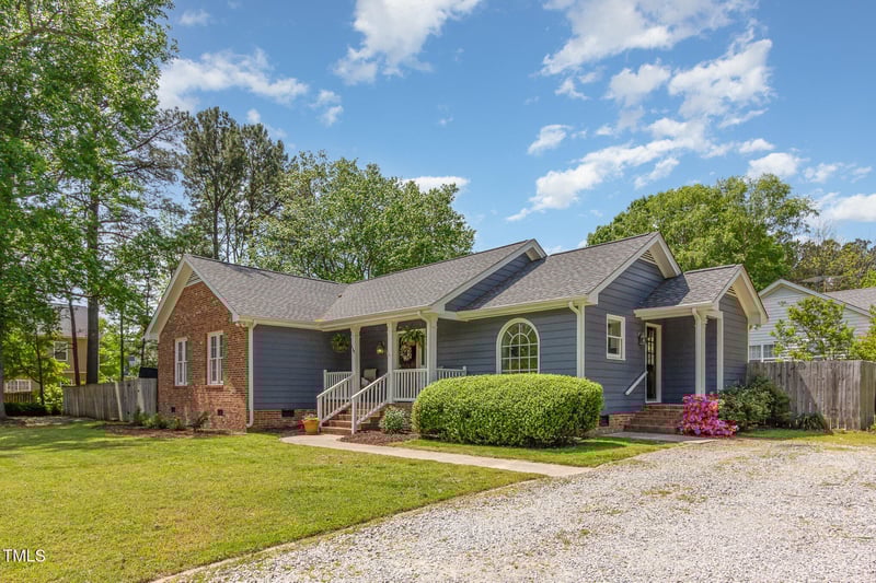 500 Hunters Ridge Dr, Fuquay Varina, NC 27526