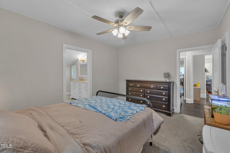 500 Main St, Four Oaks, NC 27524