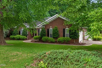500 Parishgate Cir, Fuquay Varina, NC 27526