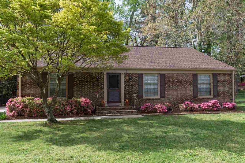 500 Pinecroft Dr, Raleigh, NC 27609