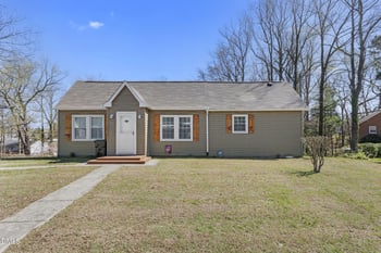 500 Pineywood Rd, Thomasville, NC 27360