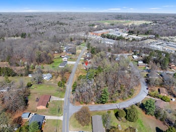 500 Pineywood Rd, Thomasville, NC 27360