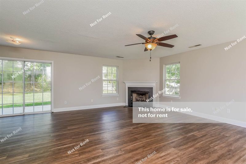 500 Sturminster Dr, Holly Springs, NC 27540