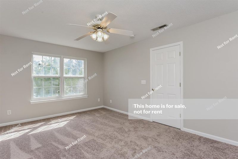 500 Sturminster Dr, Holly Springs, NC 27540