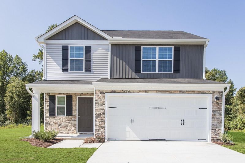 500 Turning Lake Dr, Zebulon, NC 27597
