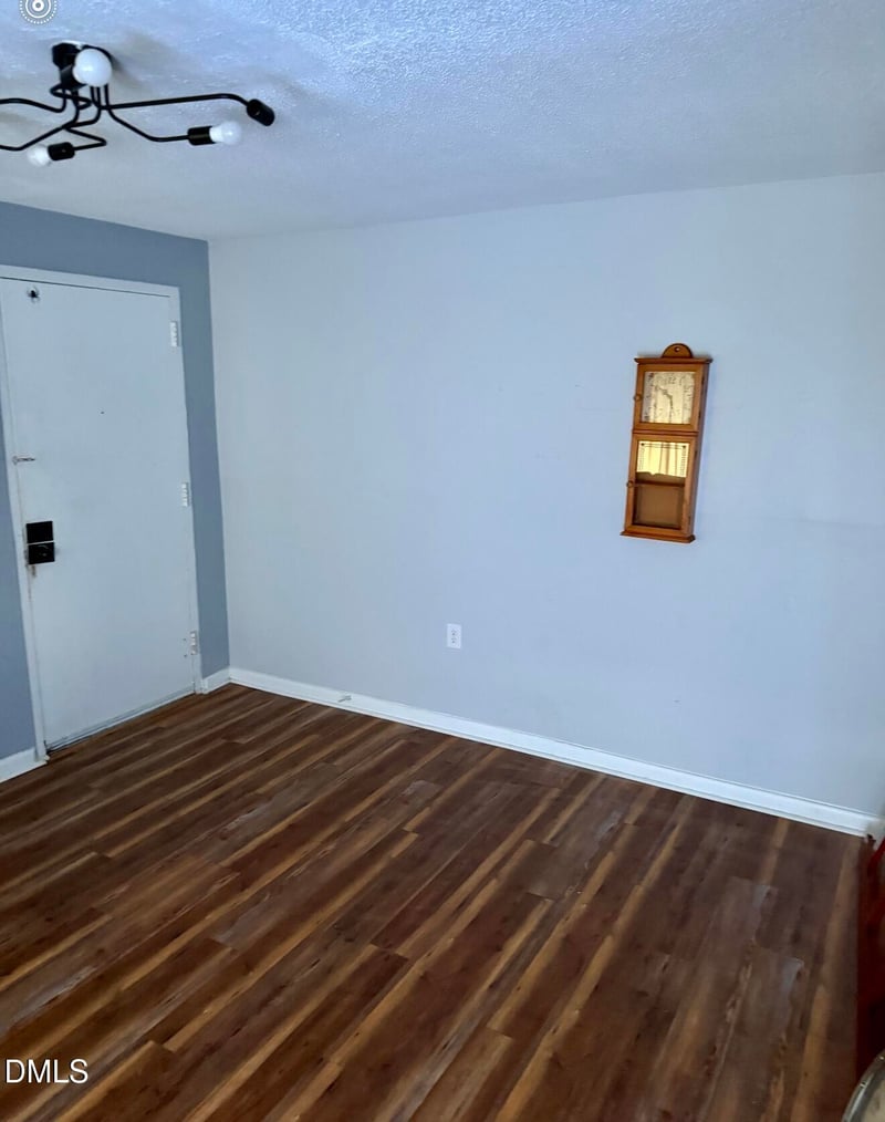 500 Umstead Dr #104c, Chapel Hill, NC 27516