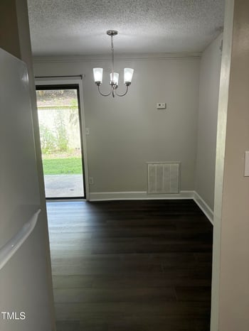 500 Umstead Dr #105d, Chapel Hill, NC 27516