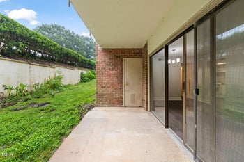 500 Umstead Dr #105d, Chapel Hill, NC 27516