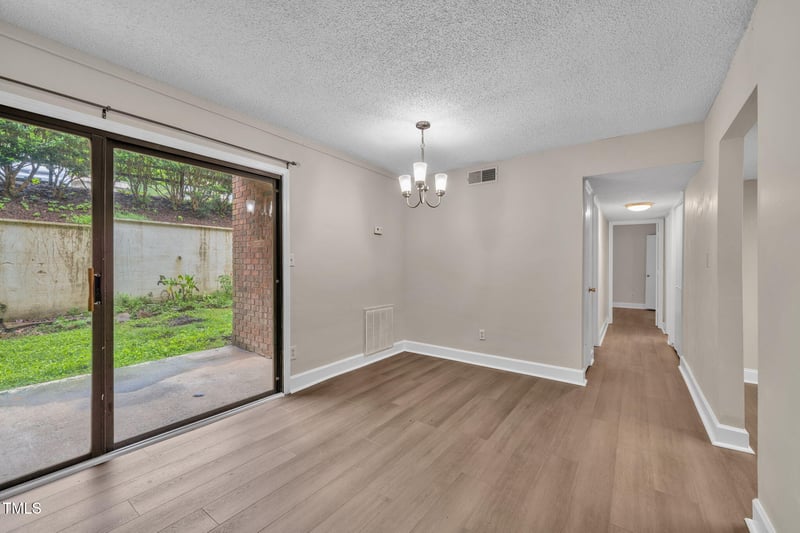 500 Umstead Dr #105d, Chapel Hill, NC 27516