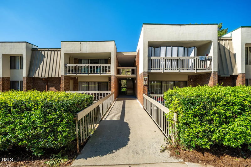 500 Umstead Dr #105f, Chapel Hill, NC 27516