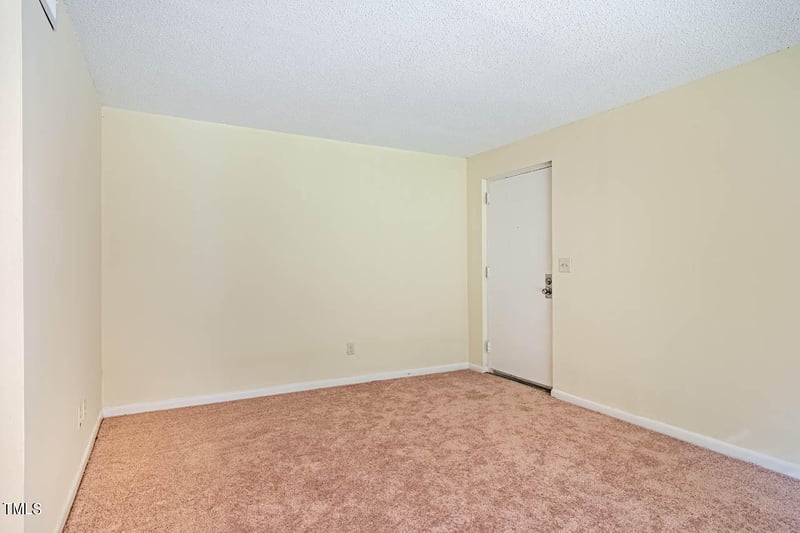 500 Umstead Dr #105f, Chapel Hill, NC 27516
