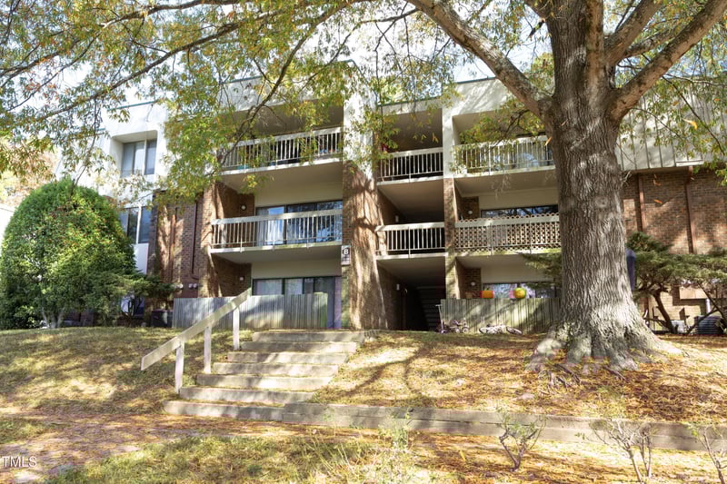 500 Umstead Dr #108 B, Chapel Hill, NC 27514