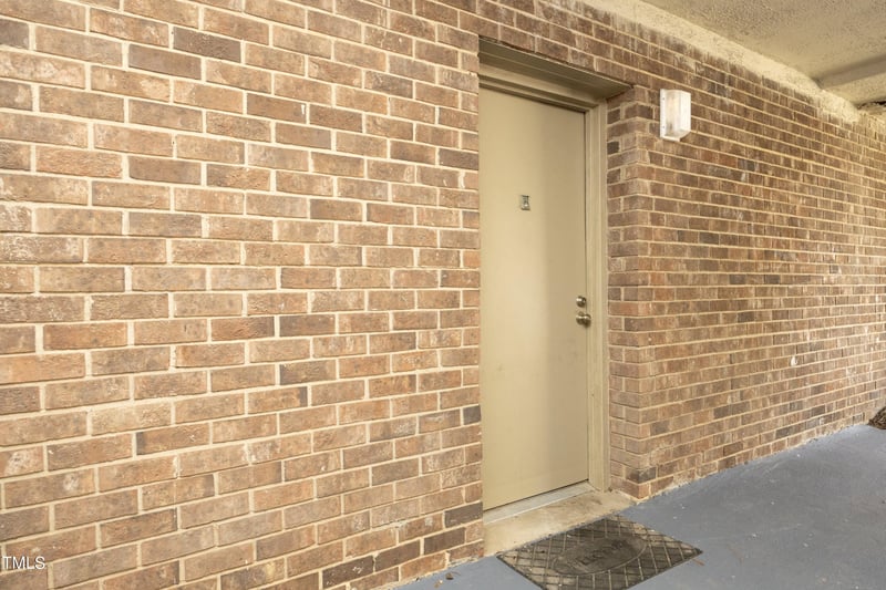 500 Umstead Dr #108 B, Chapel Hill, NC 27514