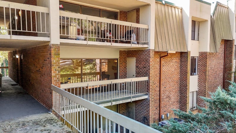 500 Umstead Dr #204b, Chapel Hill, NC 27516